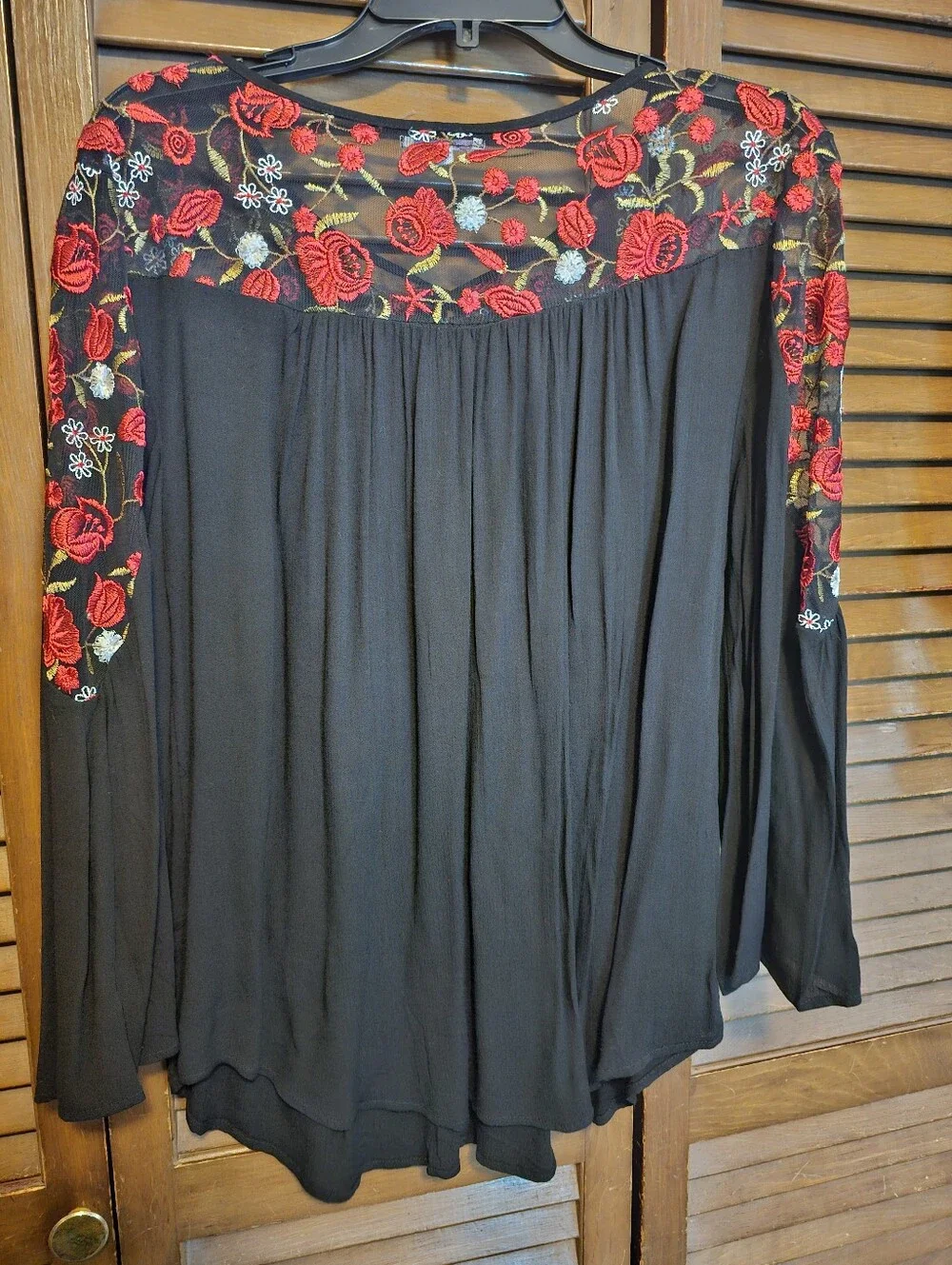 Crystal & Violet Black Embroidered Boho Blouse — Size Medium